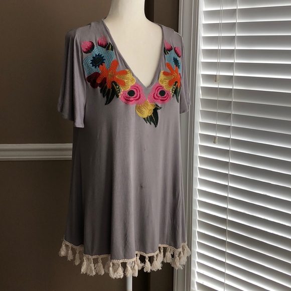 Judith March Tops - Judith March gray top, Sz L